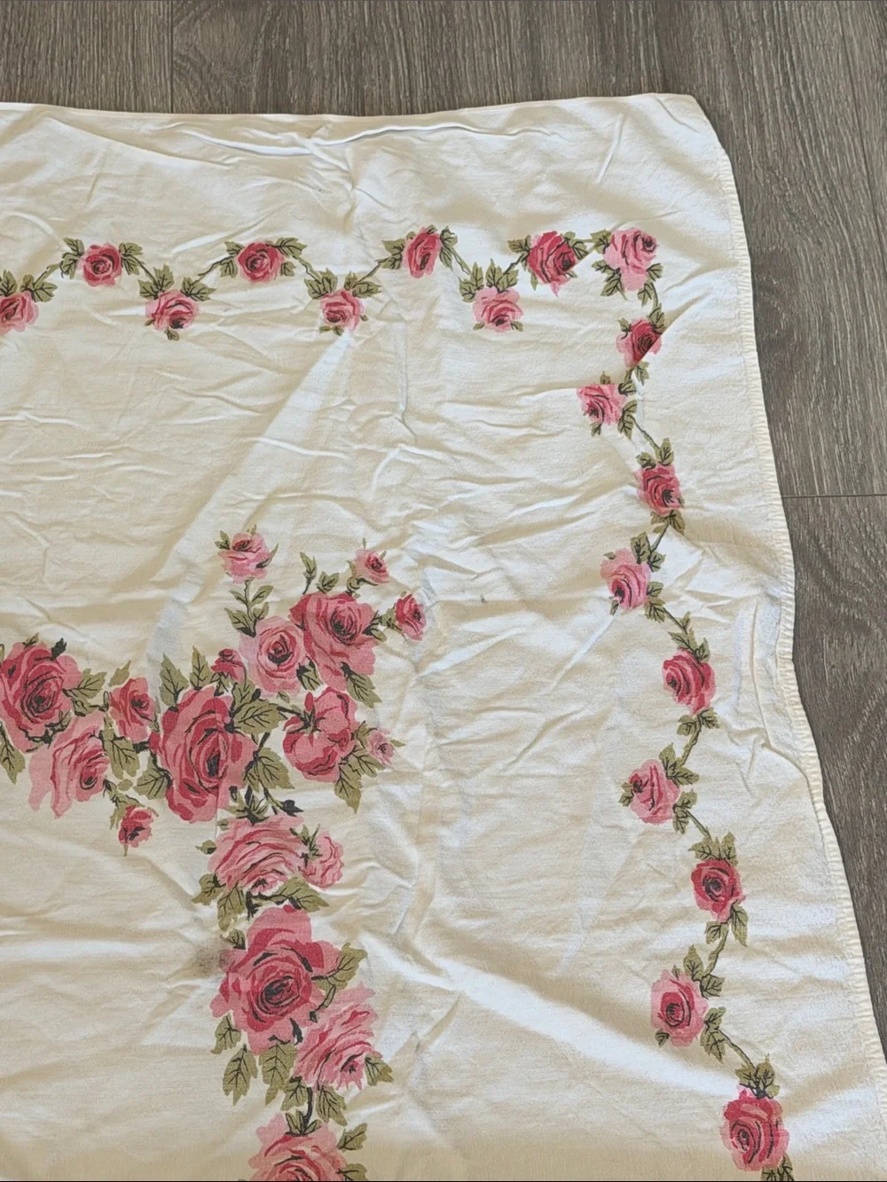 Vintage Rectangular Shabby Chic Cottagecore Table Cloth Cover Pink Red Roses